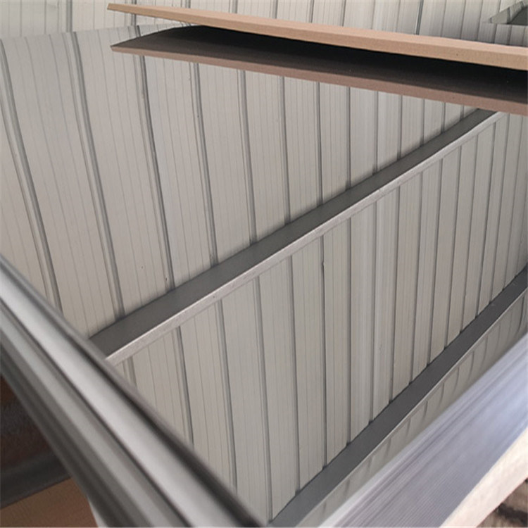 추운 2b 마무리 경면 처리 스테인레스 강판 316l 4 밀리미터 레이저 커팅은 8x4를 회전시켰습니다